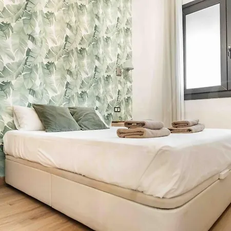 With Parking And Patio - Center By Rems