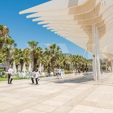 With Parking And Patio - Center By Rems *