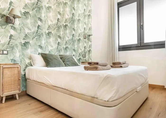 With Parking And Patio - Center By Rems